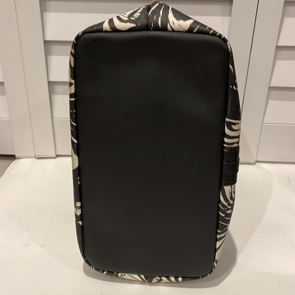 L.A.M.B. White/ Black Tote Bag, great condition, flaws shown on the handles. - Picture 9 of 11